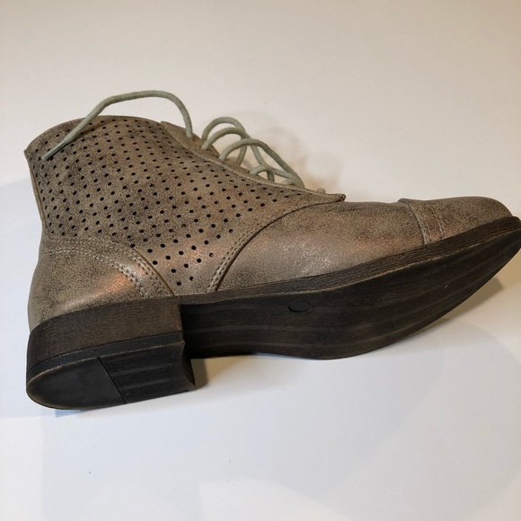 Quinn Combat Boots - Picture 3 of 8